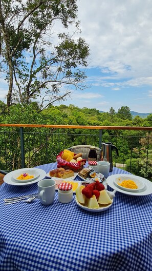 Senior Cabin | In-room dining