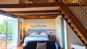 Senior Cabin | 2 bedrooms, free WiFi