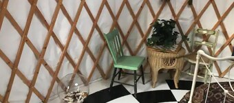 Magical Hermit Yurt - Private White Mountain Woods