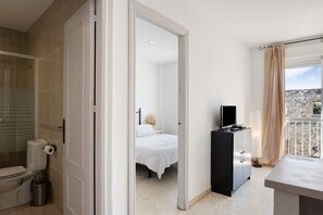 1 dormitori, planxa i posts de planxar i wifi gratuïta 