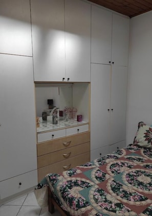 2 habitaciones, tabla de planchar con plancha y wifi gratis