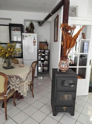 Dining - Apartment 'Paradise Home 1' with Sea View, Wi-Fi and Air Conditioning (Crete)