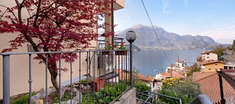 Signorino Lake View Holiday Home: 3 Bedrooms, 2 Bathrooms, Parking, Lake View, Wi-Fi, AC