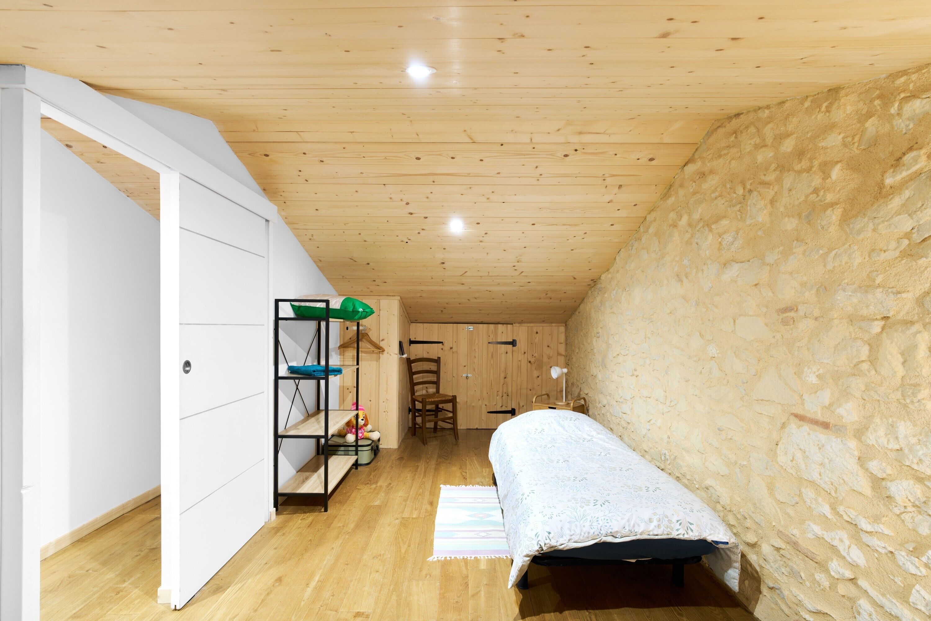 3 chambres, fer et planche à repasser, Wi-Fi gratuit, draps fournis