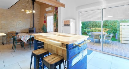 Logement Pascal – Bright, Air-Conditioned House with Pool Table