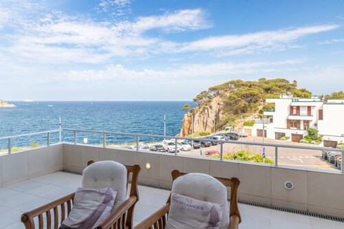 Holiday Home 'Casa Rosselló' with Sea View, Private Terrace and Wi-Fi