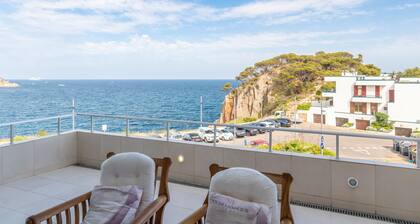 Holiday Home 'Casa Rosselló' with Sea View, Private Terrace and Wi-Fi