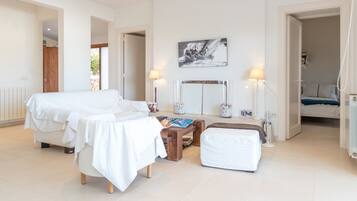 4 slaapkamers, een strijkplank/strijkijzer, gratis wifi, beddengoed