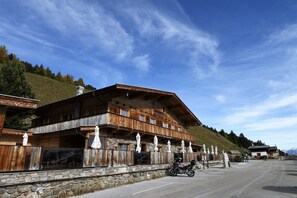 Exterior - Chalet in Zillertal near Hochzillertal Ski Area (Zellberg)