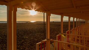 Una spiaggia nelle vicinanze
