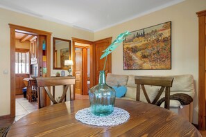 Interior - Holiday Home 'La Casita' with Private Terrace, Wi-Fi and Air Conditioning (Les Peces)