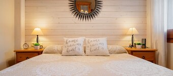 Holiday Home 'La Casita' with Private Terrace, Wi-Fi and Air Conditioning