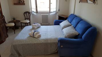 1 bedroom, iron/ironing board, free WiFi, bed sheets