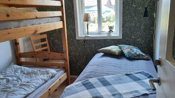 1 bedroom, travel crib, free WiFi