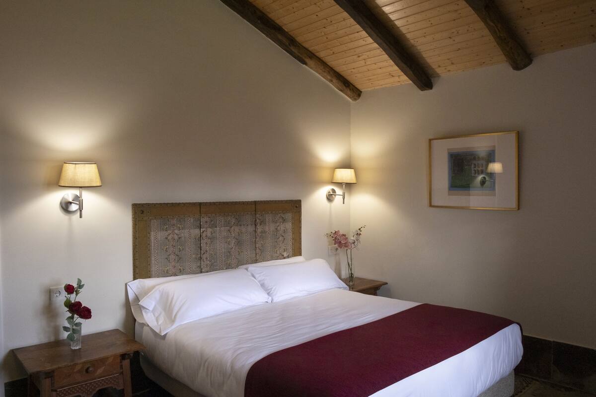 Apartament familiar | Caixa forta a l'habitació, escriptori, wifi gratuïta i roba de llit 