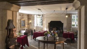 包含每日自助早餐