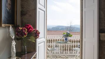 Habitació doble Deluxe | 1 dormitori, caixa forta a l'habitació, escriptori i wifi gratuïta