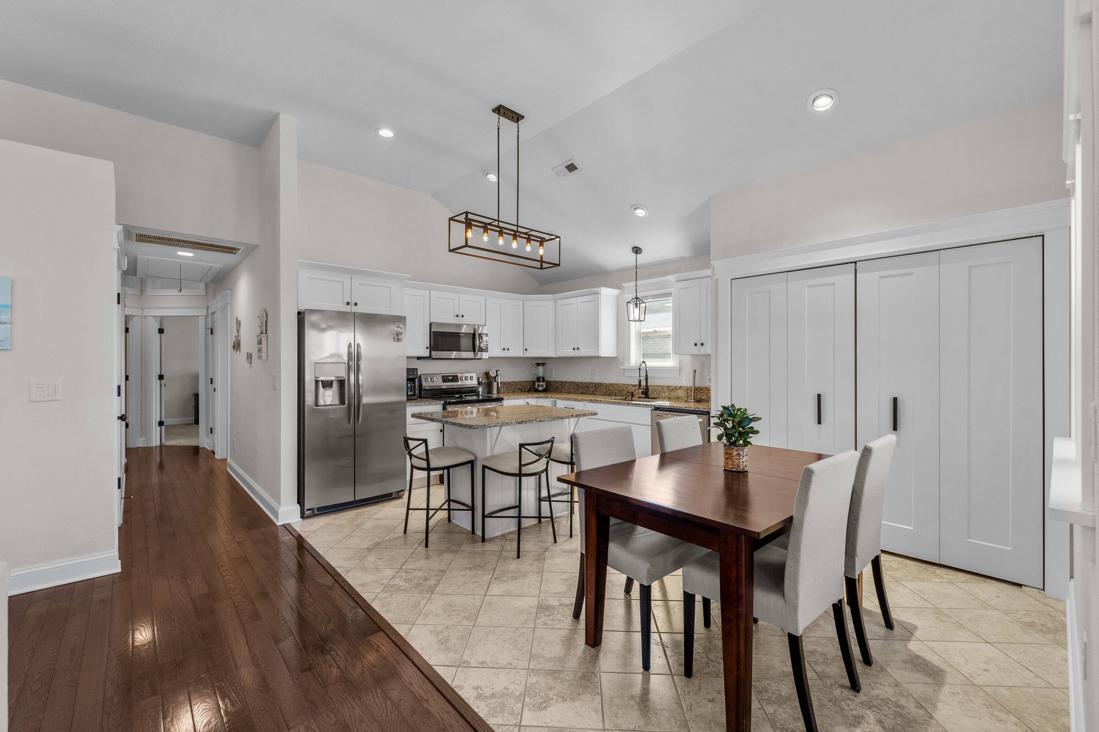 2-story home with enclosed yard, hot tub, community pool & outdoor shower