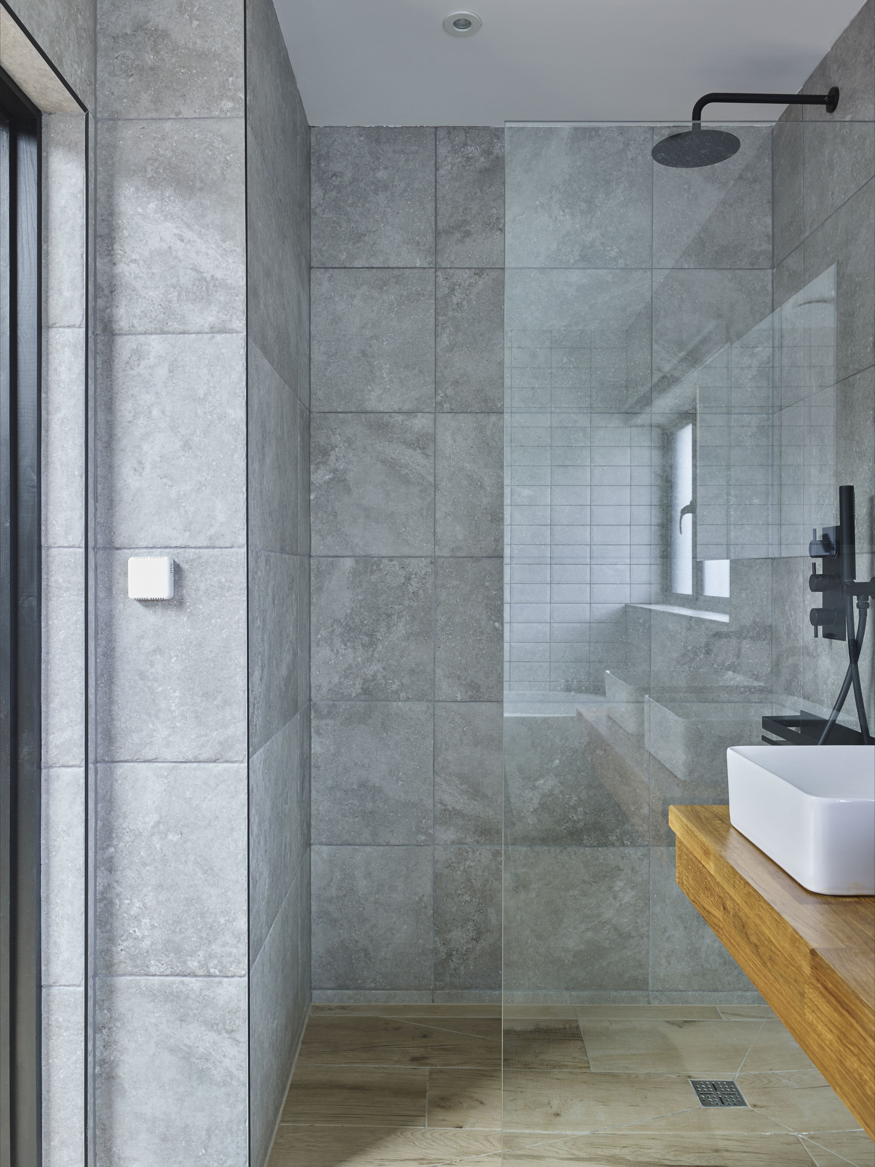 House | Bathroom | Separate bathtub and shower, deep-soaking bathtub, hair dryer, towels