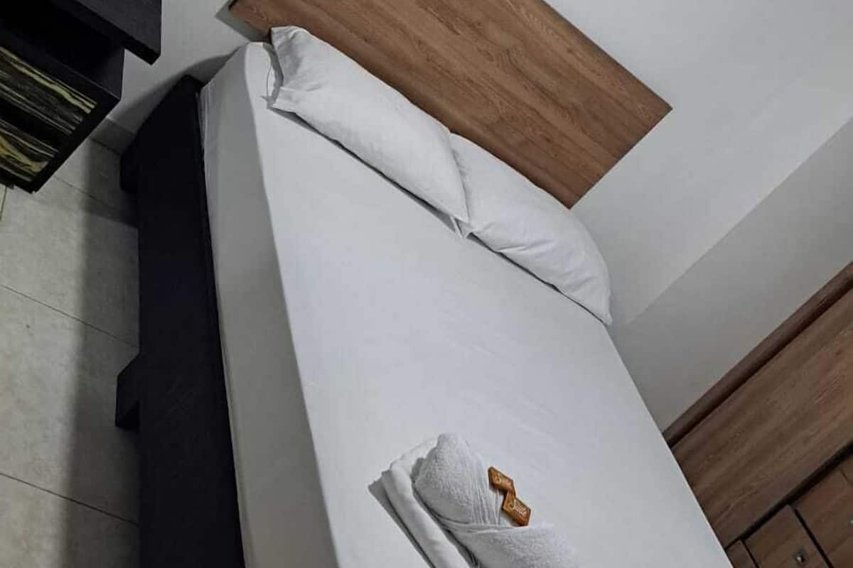 1 habitación, cubrecamas y colchones con efecto memoria