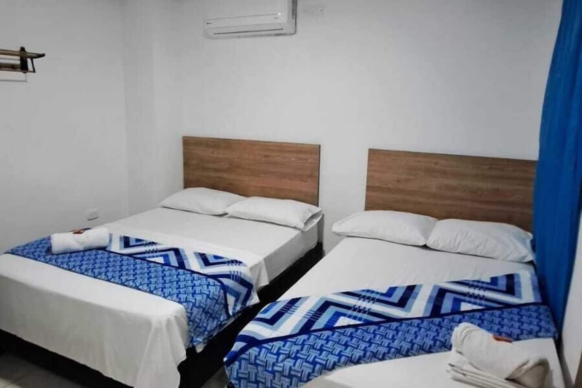 1 habitación, cubrecamas y colchones con efecto memoria