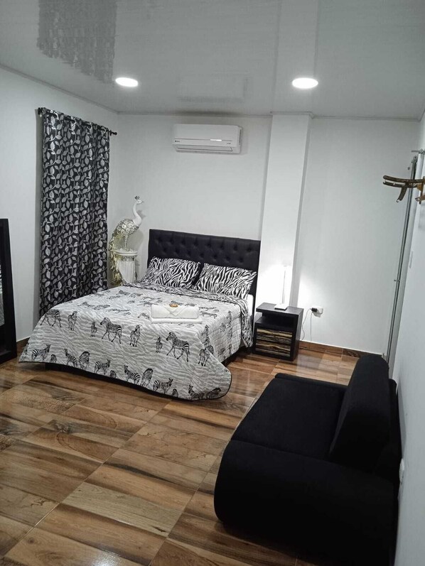 Cubrecamas, colchones con efecto memoria y sistema de insonorización