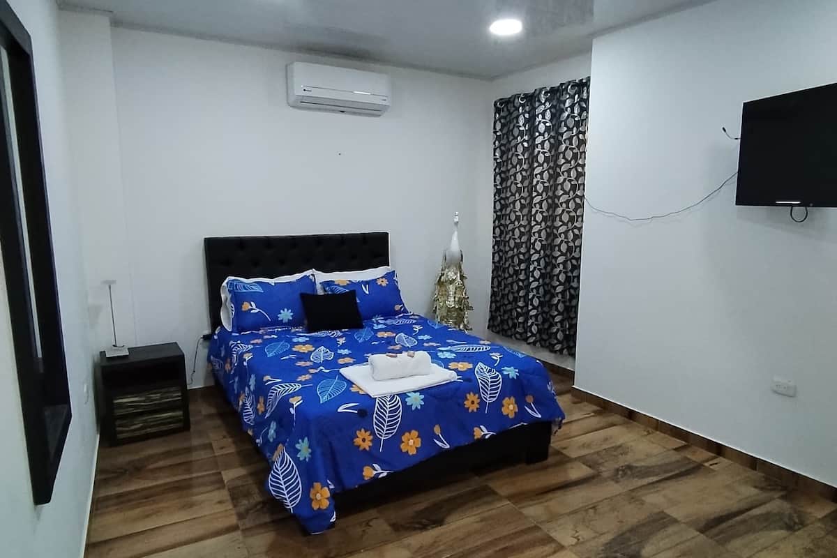 1 habitación, cubrecamas y colchones con efecto memoria