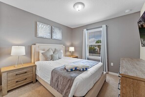 5 bedrooms, iron/ironing board, internet, bed sheets