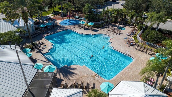 UppvÀrmd pool