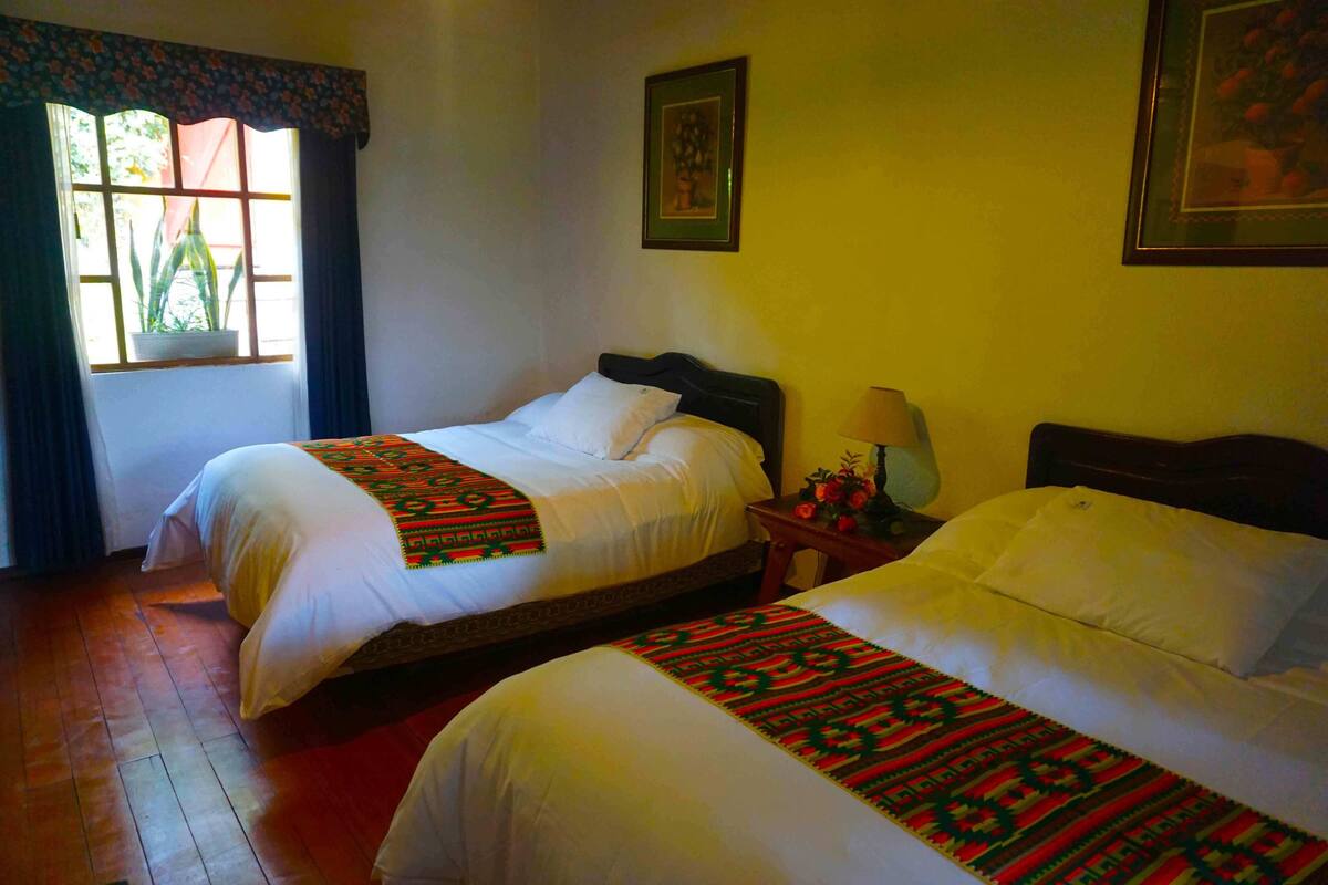 Triple Room, Garden View | Meja, Wi-fi percuma, cadar katil 