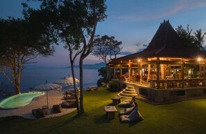 Breakfast, lunch and dinner served  - Bali Cliff Glamping (Karangasem)