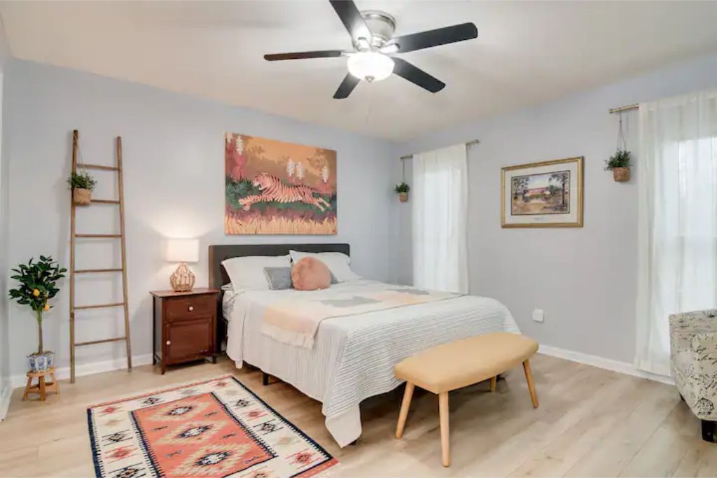 Snug 2BD 2BA close to Masters