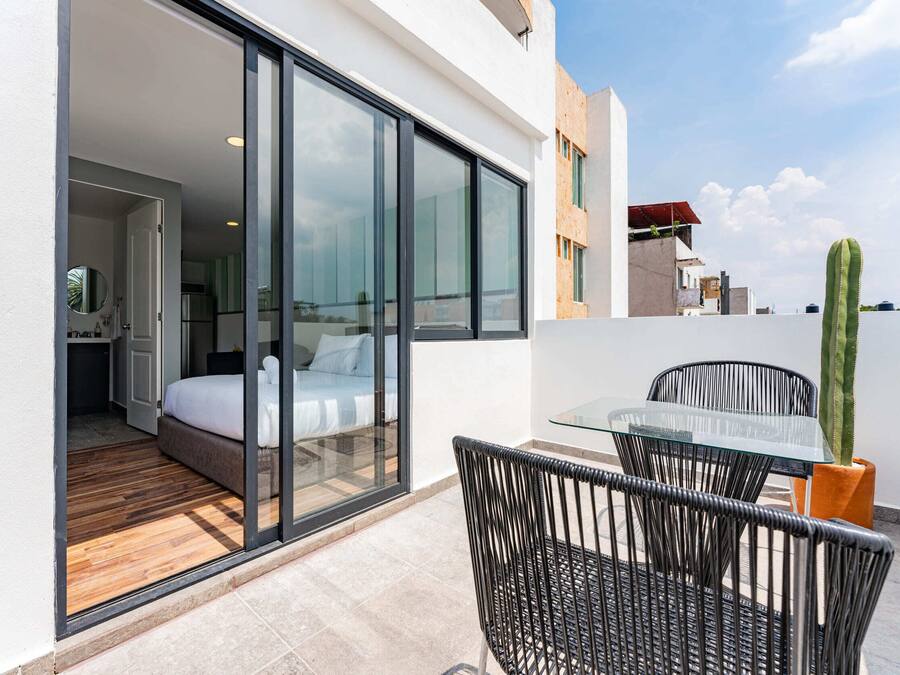 Apartamento clásico | Zona de estar | Una Smart TV