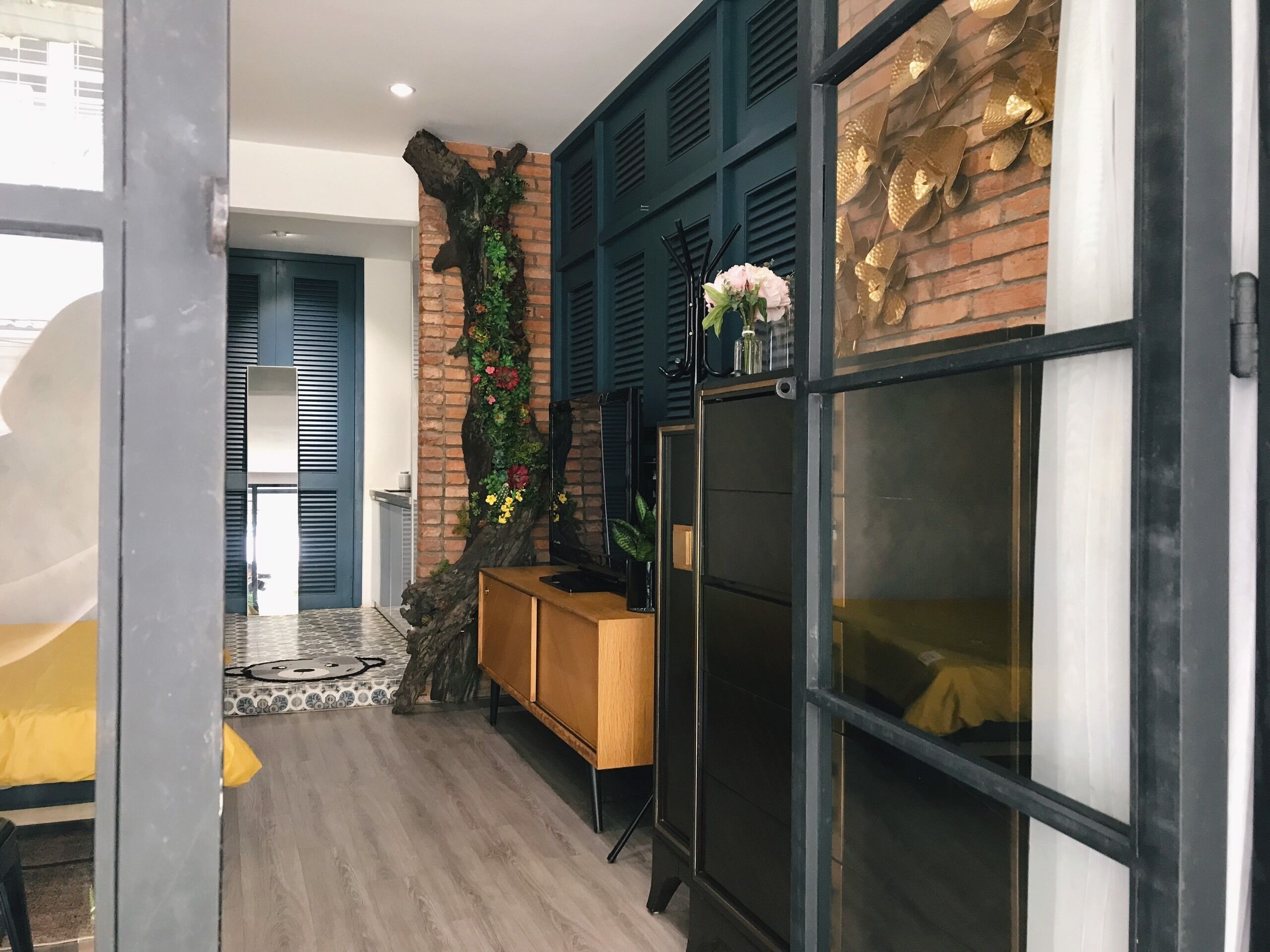 1 Schlafzimmer, Schreibtisch, schallisolierte Zimmer