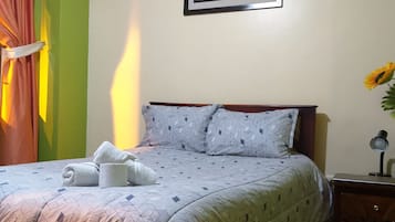 1 habitación, escritorio, tabla de planchar con plancha y wifi gratis