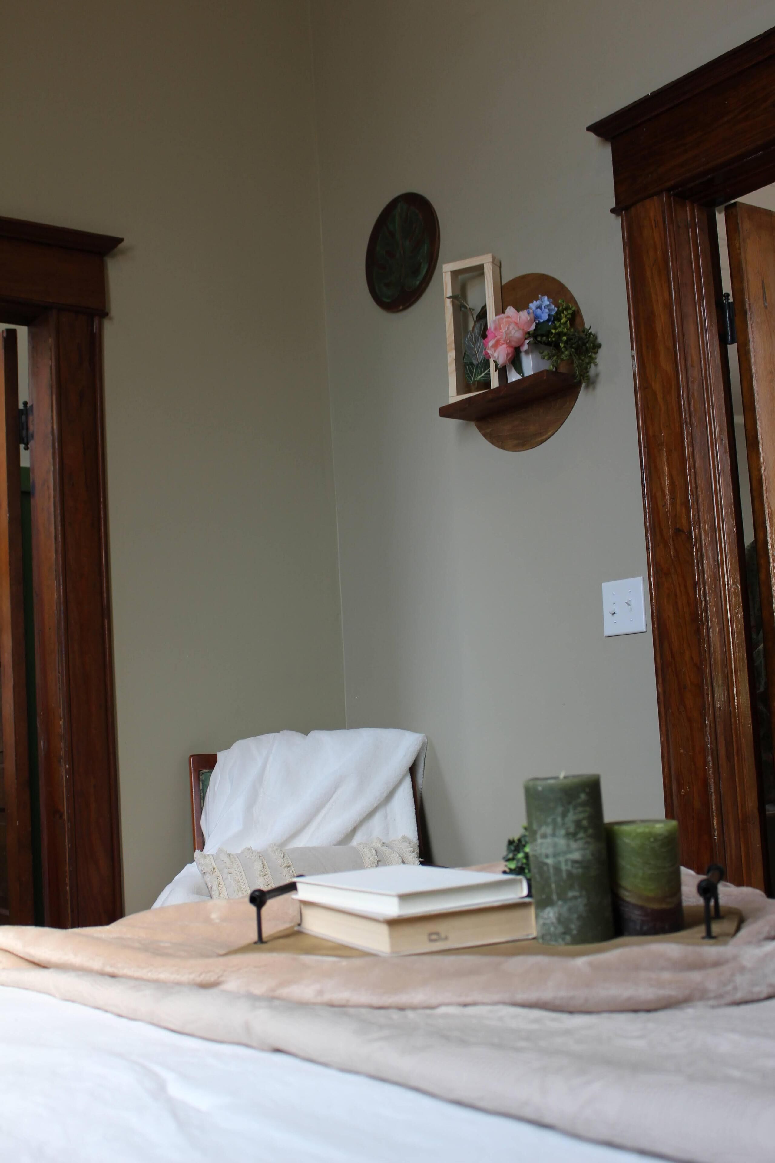 HUGE 5-bedroom house, w/large living spaces in quiet small town