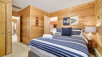 3 bedrooms, iron/ironing board, travel cot, free WiFi