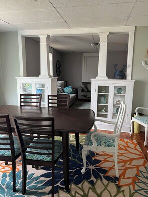 Dining - Sandy Shores 3 Br 1 Ba 2.5 blocks to Beach (Wildwood)