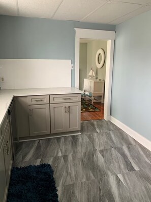 Interior - Sandy Shores 3 Br 1 Ba 2.5 blocks to Beach (Wildwood)