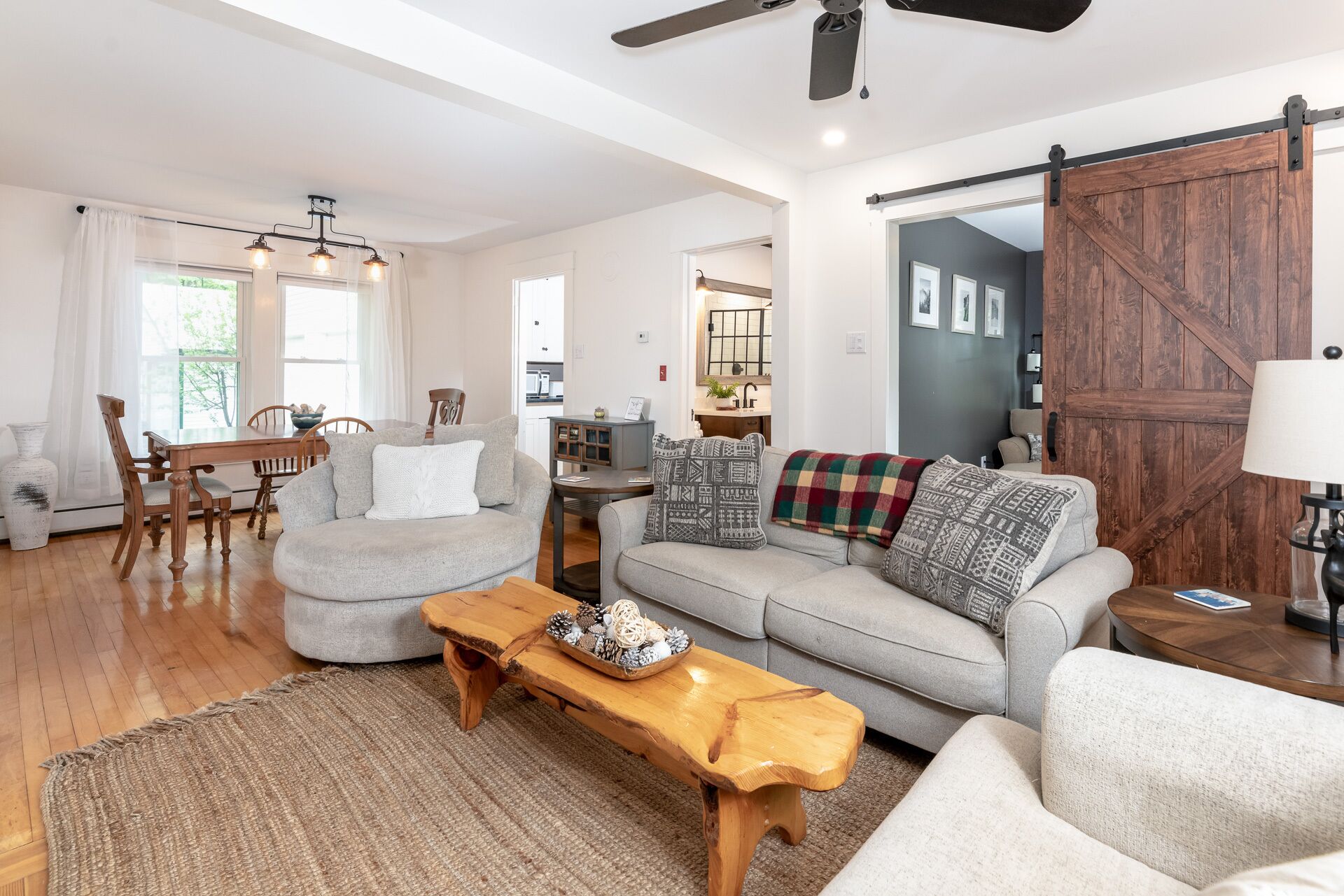 Cozy Cottage Walking Distance to Downtown Lincoln!