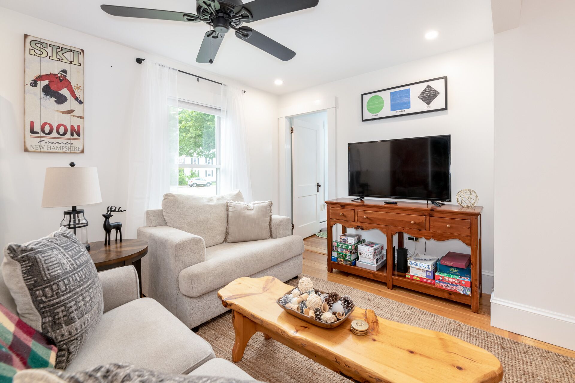 Cozy Cottage Walking Distance to Downtown Lincoln!