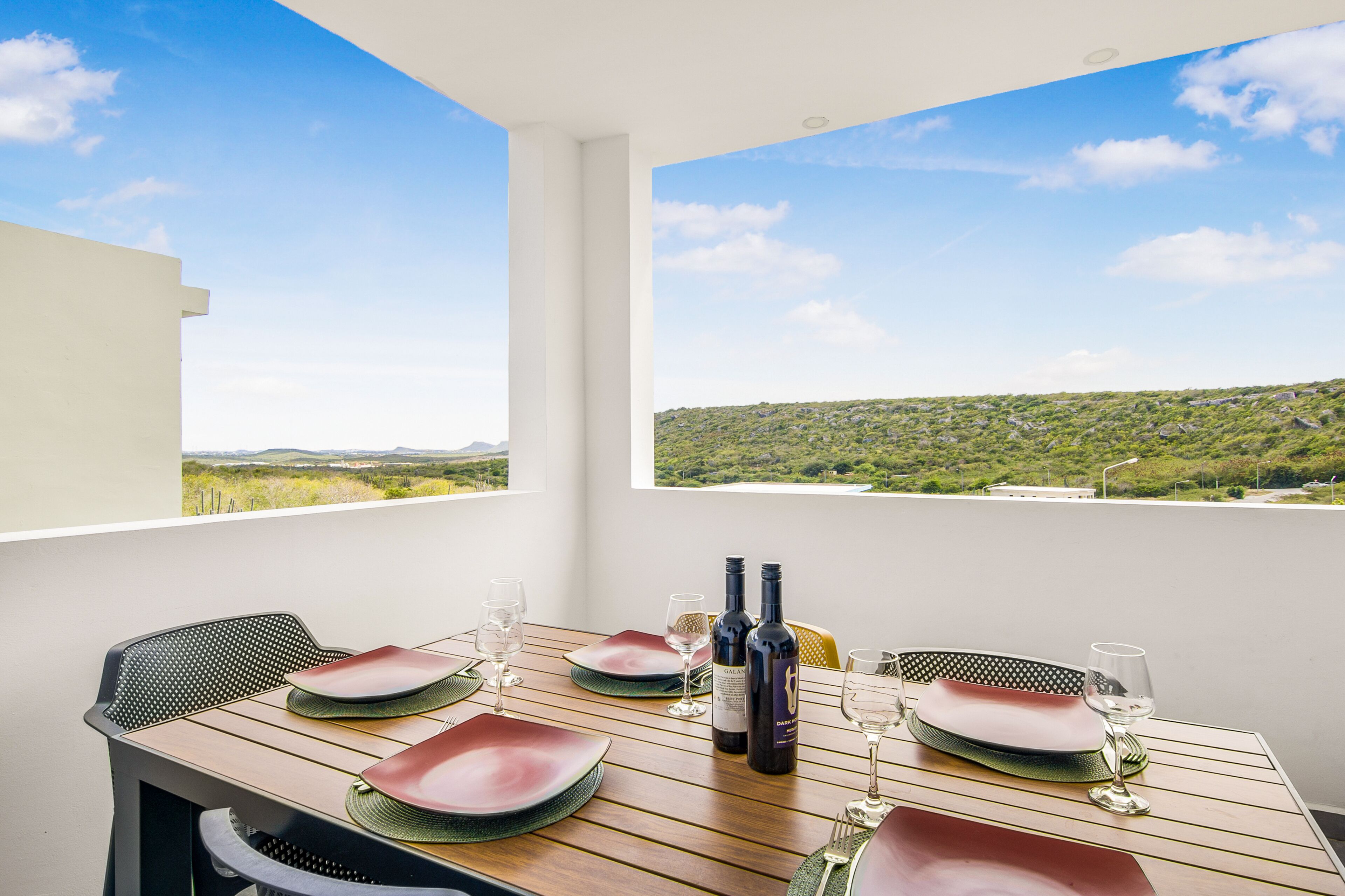 Apartment | Outdoor dining