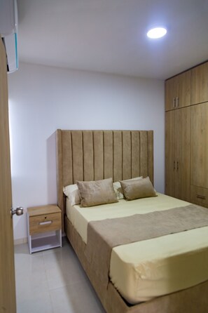 3 bedrooms, WiFi, bed sheets