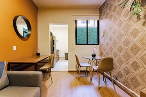 Apartment, Terrasse | Wohnbereich | Smart-TV