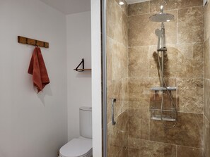 Shower, hair dryer, toilet paper