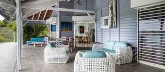 Villa sea view from 3 to 11 people