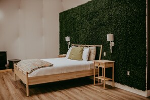 Deluxe Double Room | Egyptian cotton sheets, premium bedding, bed sheets - Glamp Camp (Waterborough)