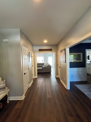 المنشأة من الداخل