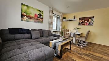 Fernseher, Stereoanlage