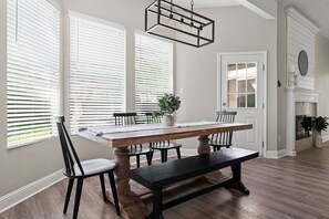 Dining - Stunning North Austin Home! Safe Neighborhood, Family Friendly. (Austin)